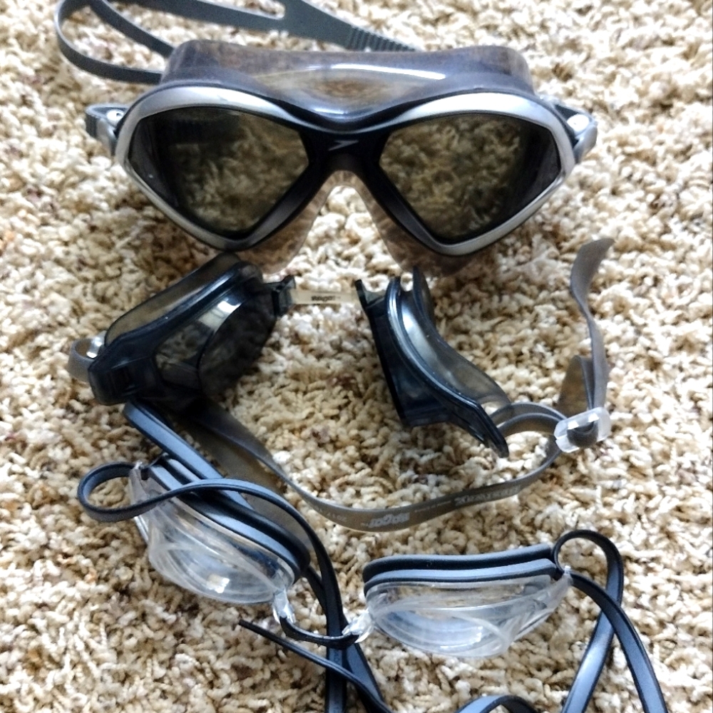 Kids Black and Silver Swim Goggles